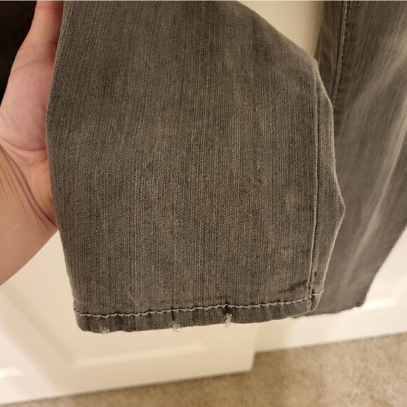 Apple Bottom Jeans with unique back pockets grey wash factory distressed - Picture 10 of 15